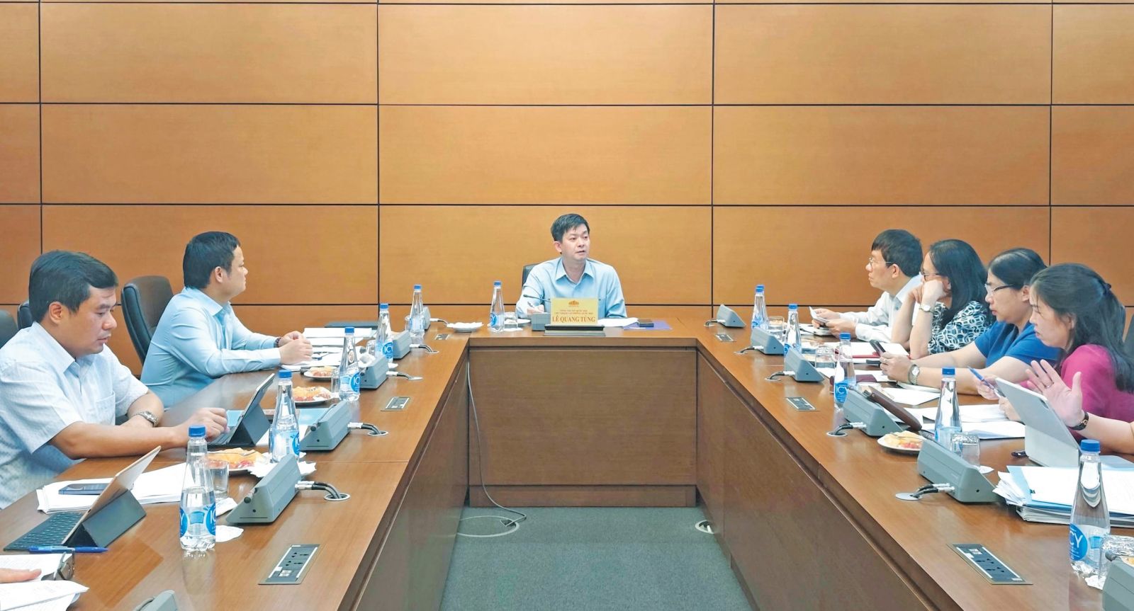 Tổng Thư ký Quốc hội, Chủ nhiệm Văn phòng Quốc hội Lê Quang Tùng chủ trì cuộc họp về kỷ niệm 80 năm Ngày Tổng tuyển cử đầu tiên bầu Quốc hội Việt Nam