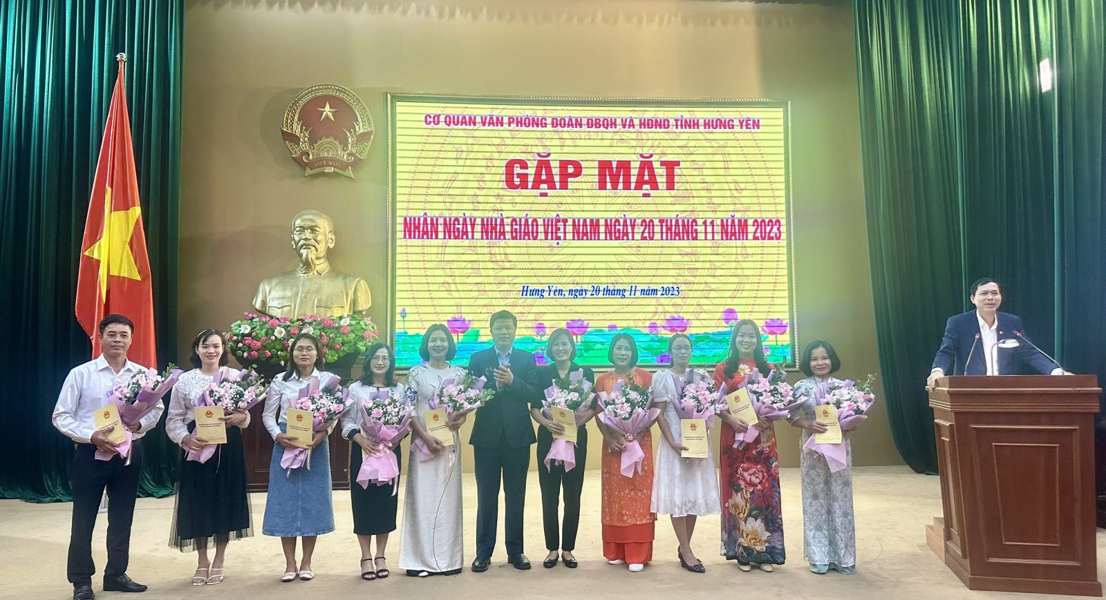 Cơ quan Văn phòng Đoàn ĐBQH và HĐND tỉnh tổ chức gặp mặt nhân kỷ niệm Ngày Nhà giáo Việt Nam 20/11