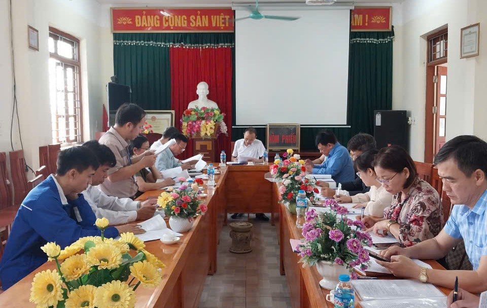 HĐND huyện Ân Thi: Thường trực HĐND huyện Ân Thi giám sát tại xã Quảng Lãng