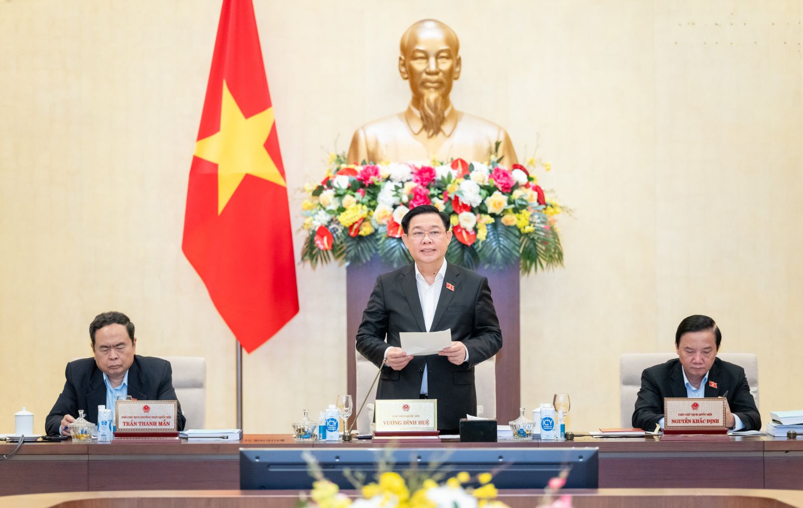 Ủy ban Thường vụ Quốc hội khai mạc phiên họp chuyên đề pháp luật: Sẽ cho ý kiến về 5 dự án Luật và 1 dự thảo Nghị quyết