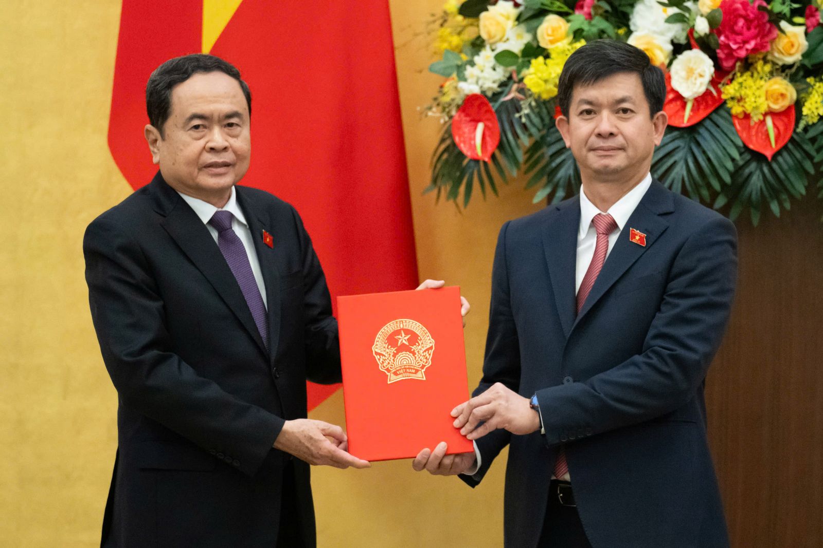 Chủ tịch Quốc hội Trần Thanh Mẫn trao quyết định bổ nhiệm Chủ nhiệm Văn phòng Quốc hội