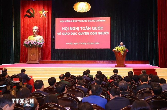 Thủ tướng: Bảo vệ và giáo dục quyền con người là nhiệm vụ của toàn dân, có tính toàn diện, bao trùm