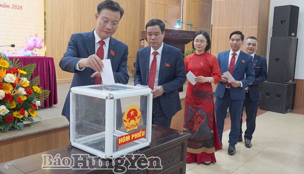 HĐND các phường, xã tổ chức kỳ họp thứ nhất kiện toàn tổ chức bộ máy chính quyền địa phương