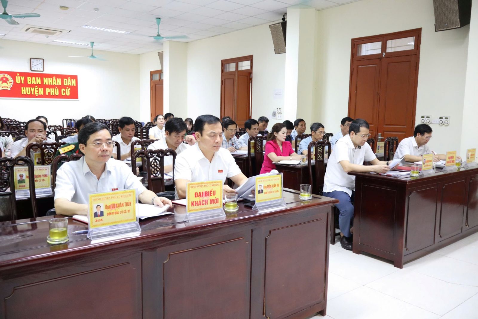 Hội đồng nhân dân huyện Phù Cừ tổ chức họp kỳ họp thứ Mười Tám (Kỳ họp chuyên đề)