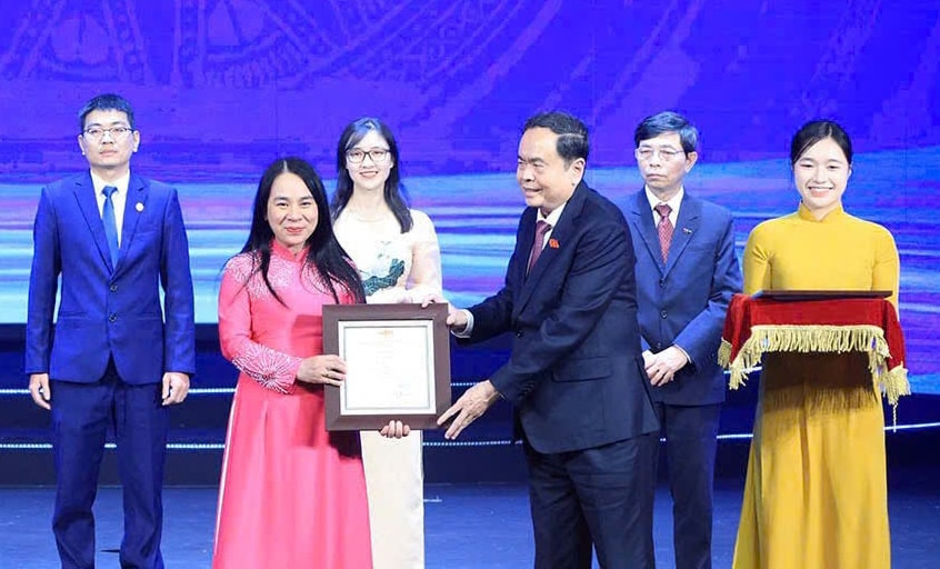 80 năm - Mạch nguồn chảy mãi