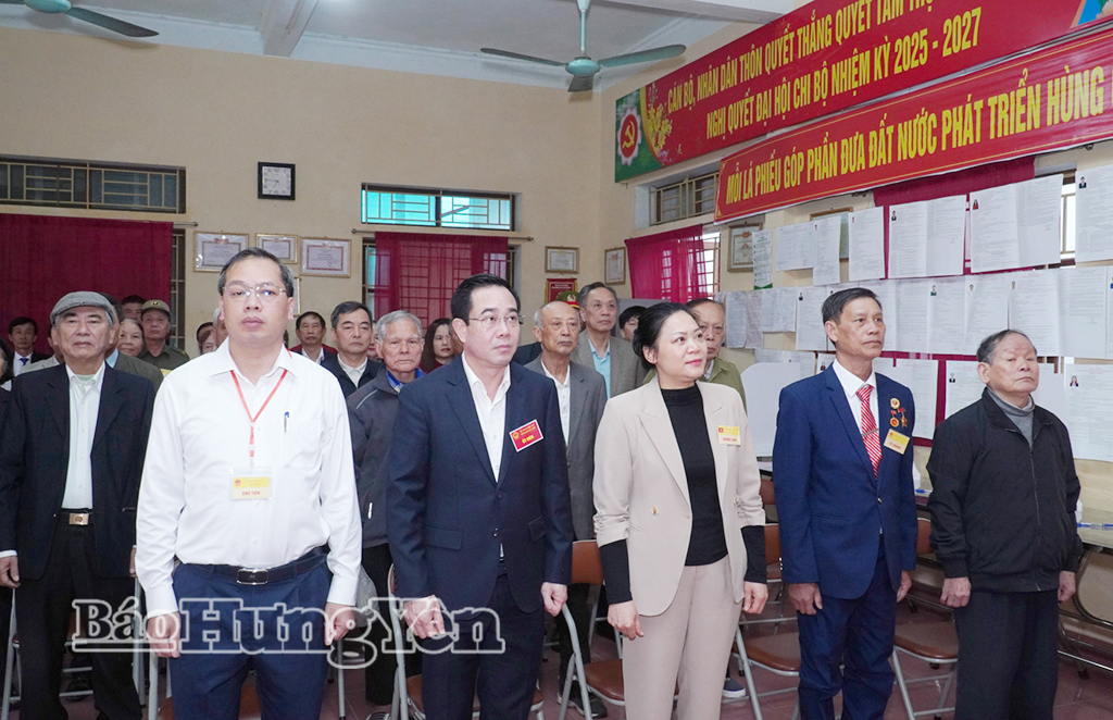 Đồng chí Nguyễn Văn Huy, Phó Trưởng đoàn chuyên trách Đoàn đại biểu Quốc hội tỉnh dự lễ khai mạc bầu cử tại xã Vũ Thư
