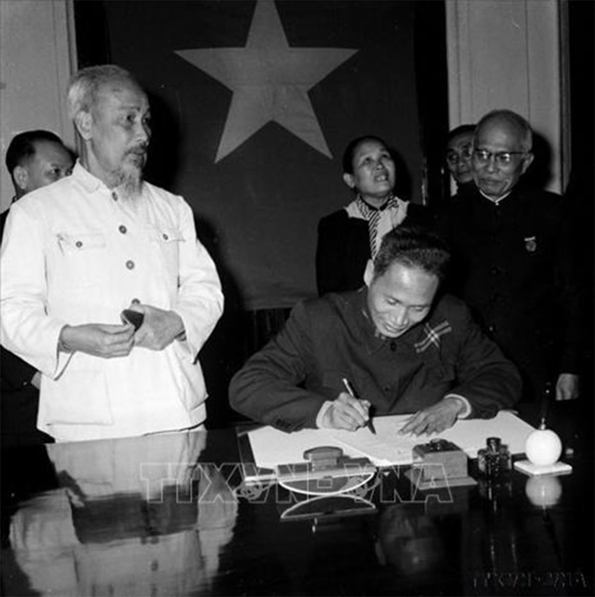 Quốc hội khóa I - mốc son đặt nền móng cho việc xây dựng, phát triển Quốc hội các khóa sau này (*)