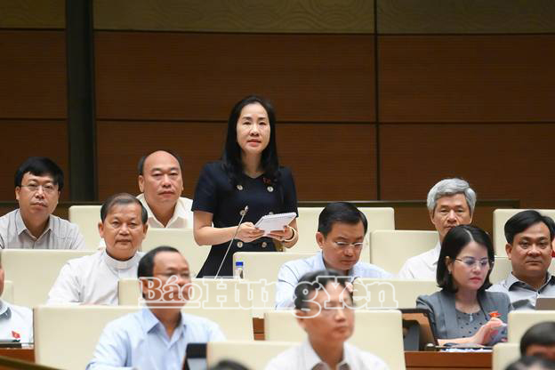 Đại biểu Đoàn đại biểu Quốc hội tỉnh Hưng Yên chất vấn về huy động nguồn lực đầu tư cho phát triển