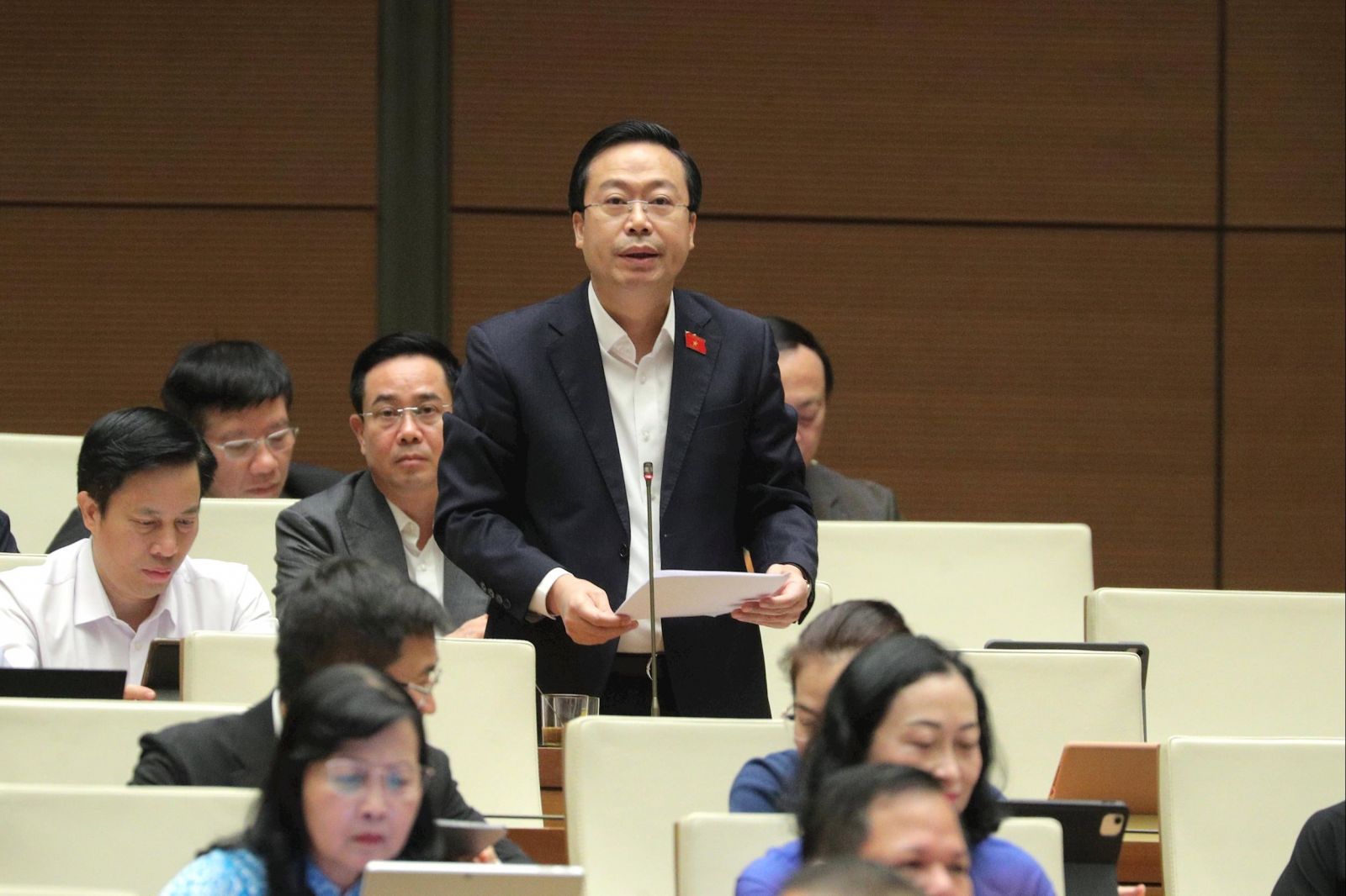 Lấy đổi mới sáng tạo và khoa học công nghệ làm động lực trung tâm cho tăng trưởng
