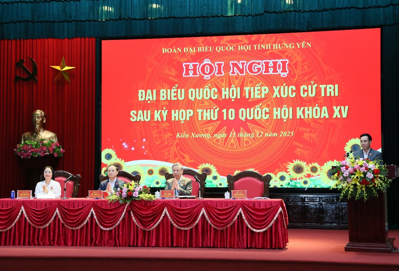 Tổng Bí thư Tô Lâm tiếp xúc cử tri tại tỉnh Hưng Yên sau Kỳ họp thứ Mười, Quốc hội khóa XV