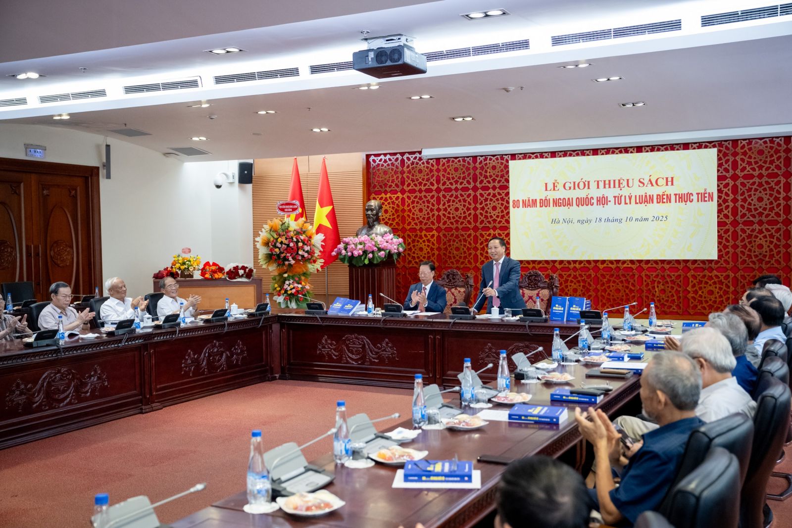 Ra mắt sách "80 năm đối ngoại Quốc hội - Từ lý luận đến thực tiễn"
