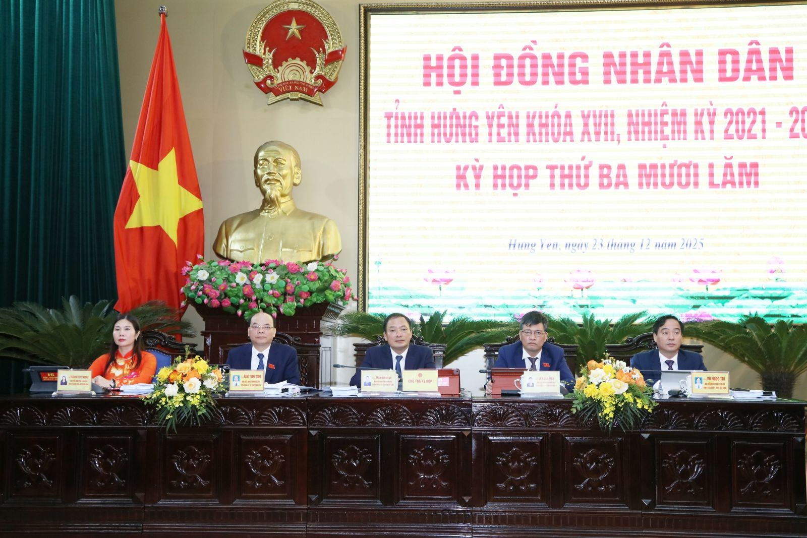Kịp thời hoàn thiện cơ chế, chính sách phục vụ nhiệm vụ phát triển