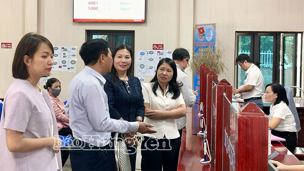 Khảo sát tình hình bố trí biên chế cán bộ, công chức, viên chức, lao động hợp đồng tại xã Thư Trì