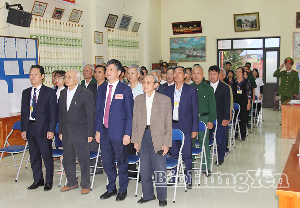 Đồng chí Phó Chủ tịch Thường trực HĐND tỉnh Lê Xuân Tiến dự lễ khai mạc bầu cử tại xã Hoàng Hoa Thám
