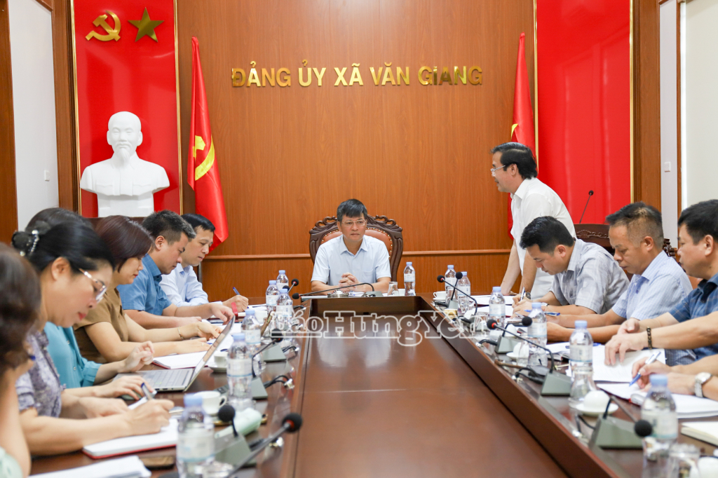 Đồng chí Phó Chủ tịch Thường trực HĐND tỉnh Lê Xuân Tiến kiểm tra việc vận hành chính quyền địa phương 2 cấp tại một số địa phương