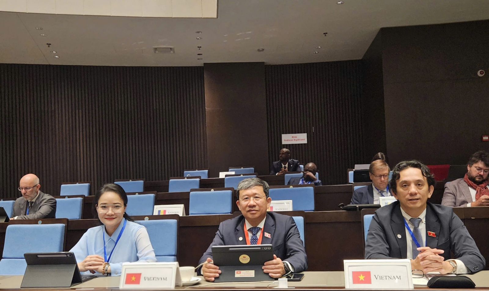 Đoàn đại biểu Quốc hội Việt Nam tham dự Đại hội đồng Liên minh Nghị viện Pháp ngữ tại Yaoundé, Cameroun