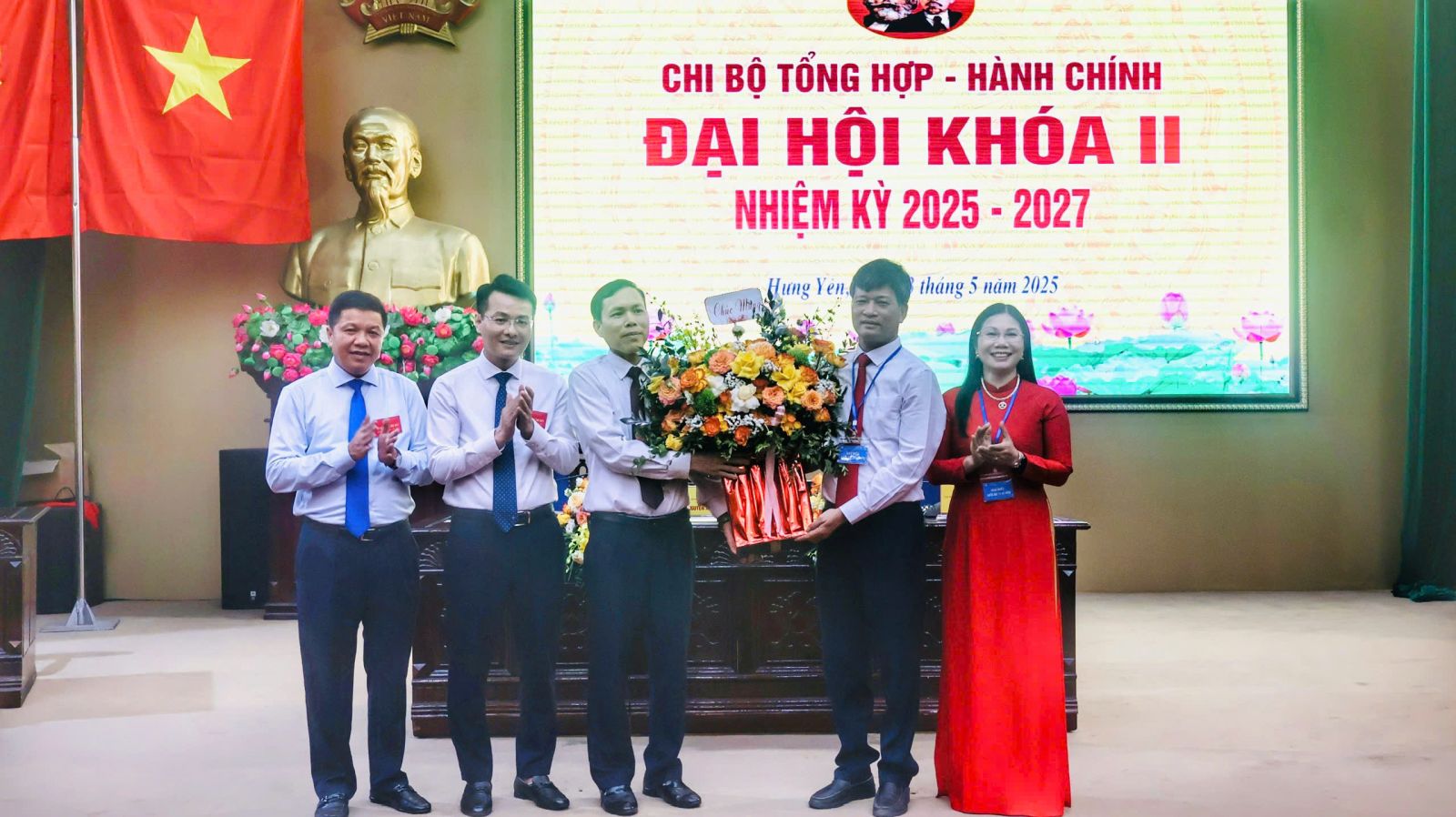 Đại hội Chi bộ Tổng hợp - Hành chính, khóa II, nhiệm kỳ 2025 – 2027