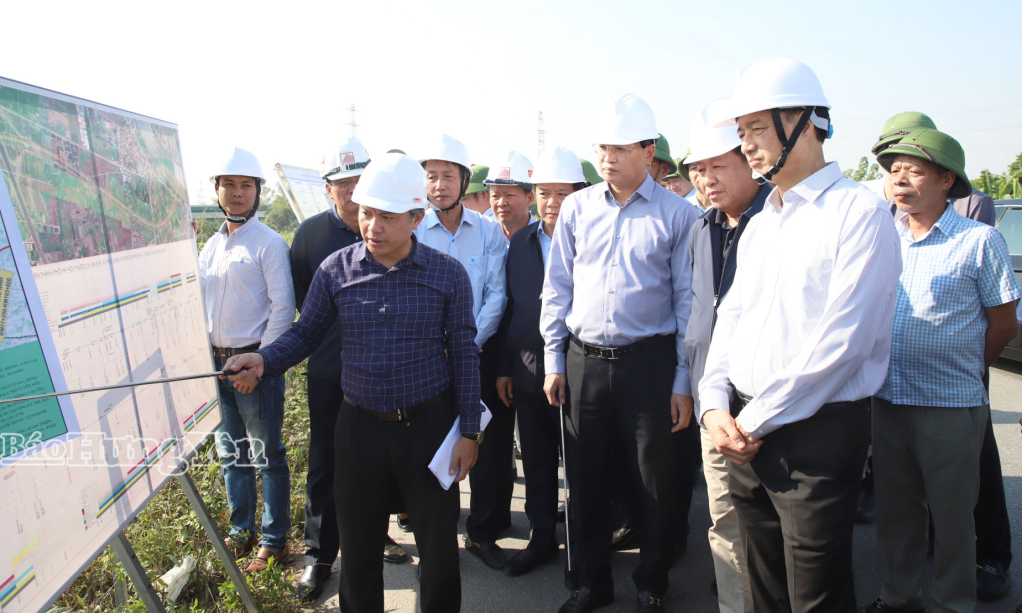 Đồng chí Bí thư Thành ủy Hà Nội Nguyễn Duy Ngọc kiểm tra tình hình triển khai Dự án đầu tư xây dựng đường Vành đai 4 – Vùng Thủ đô Hà Nội