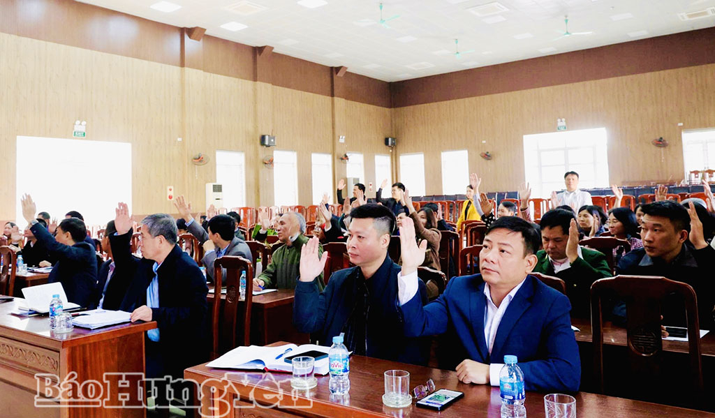 Xã Tân Hưng: Lấy ý kiến cử tri nơi công tác đối với người được dự kiến giới thiệu ứng cử đại biểu HĐND xã
