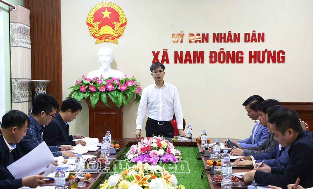 Đồng chí Trưởng ban Tuyên giáo và Dân vận Tỉnh ủy kiểm tra công tác chuẩn bị bầu cử tại các địa phương