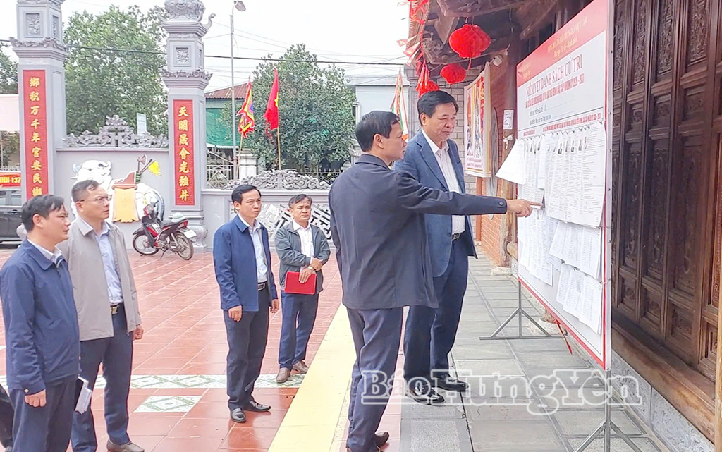 Đồng chí Chủ nhiệm Ủy ban Kiểm tra Tỉnh ủy kiểm tra công tác chuẩn bị bầu cử tại xã Diên Hà