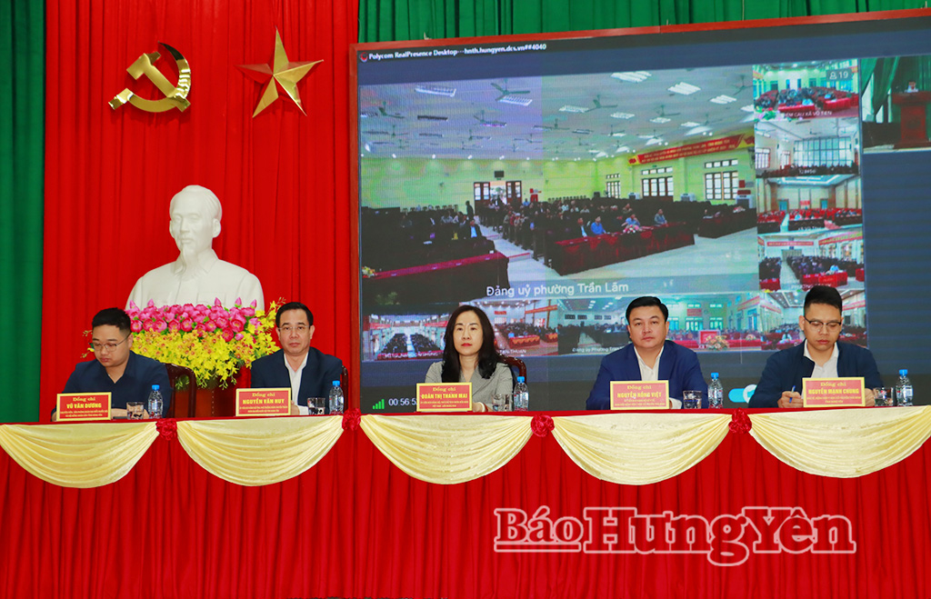 Các ứng cử viên đại biểu Quốc hội khóa XVI, đơn vị bầu cử số 5 tiếp xúc cử tri để vận động bầu cử