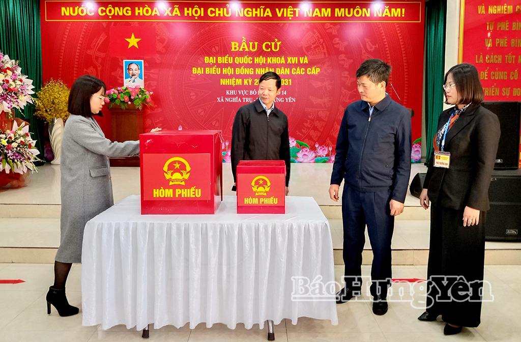 Phó Chủ tịch Thường trực HĐND tỉnh Lê Xuân Tiến kiểm tra công tác chuẩn bị bầu cử tại một số địa phương