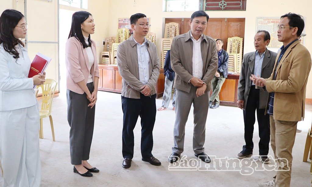Đồng chí Phó Chủ tịch Thường trực UBND tỉnh kiểm tra công tác chuẩn bị bầu cử tại các xã Kiến Xương và Bình Thanh