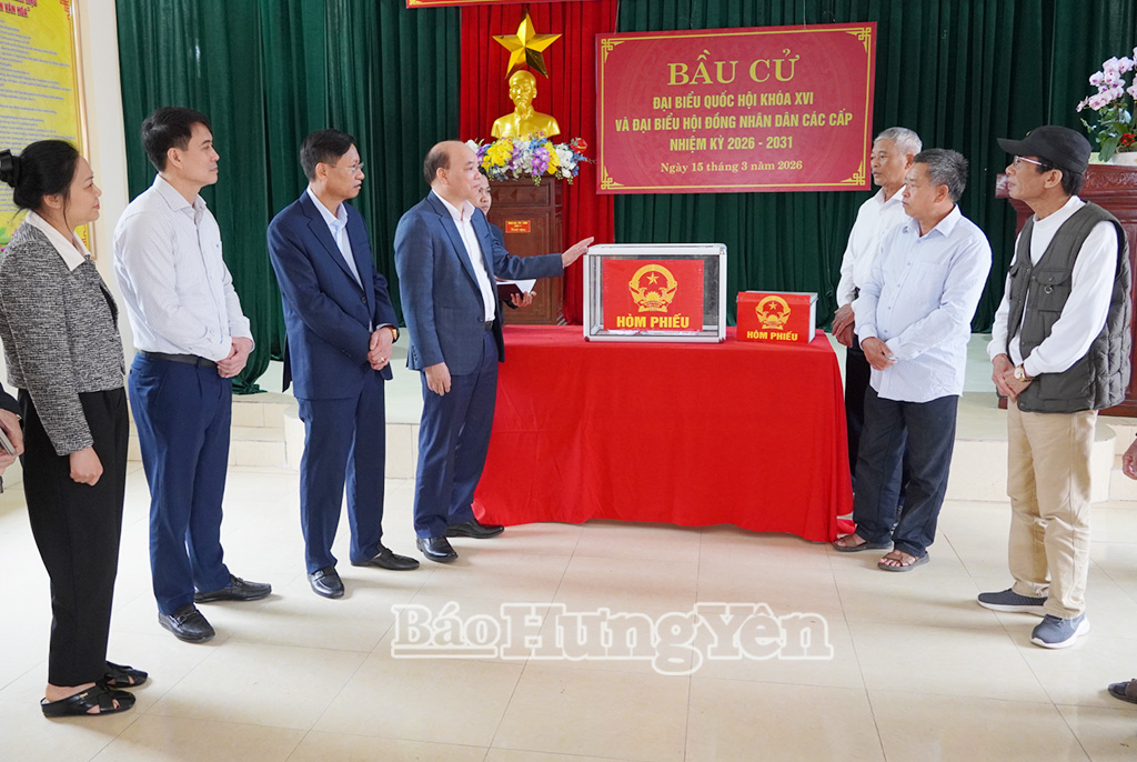 Đồng chí Phó Chủ tịch HĐND tỉnh kiểm tra công tác chuẩn bị bầu cử tại các địa phương (ngày 11/3)