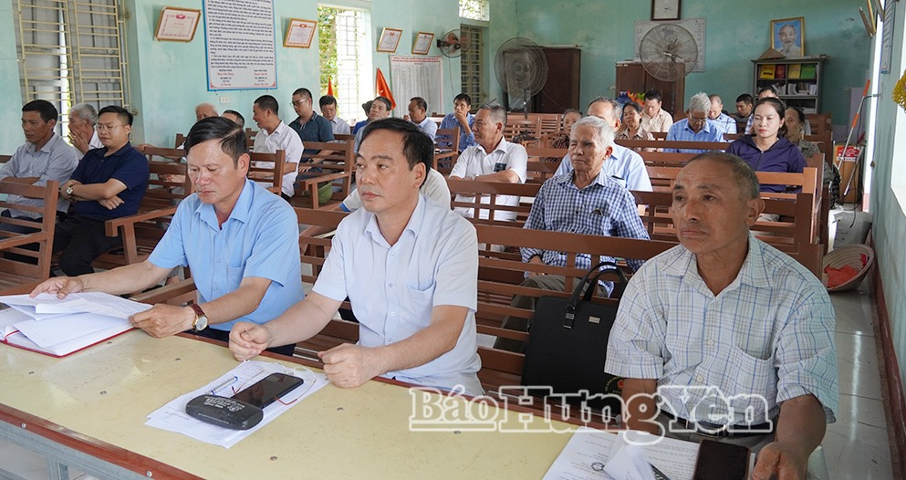 Đồng chí Vũ Ngọc Trì, Phó Chủ tịch HĐND tỉnh dự sinh hoạt Chi bộ thôn Vô Hối Đông