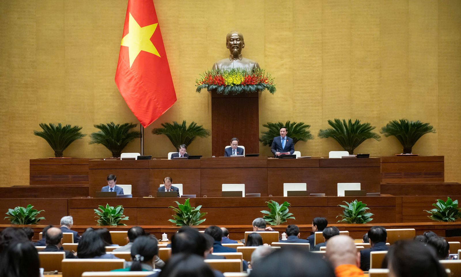 100% ĐBQH tham gia biểu quyết tán thành, thông qua Luật sửa đổi, bổ sung một số điều của Luật Tổ chức Quốc hội