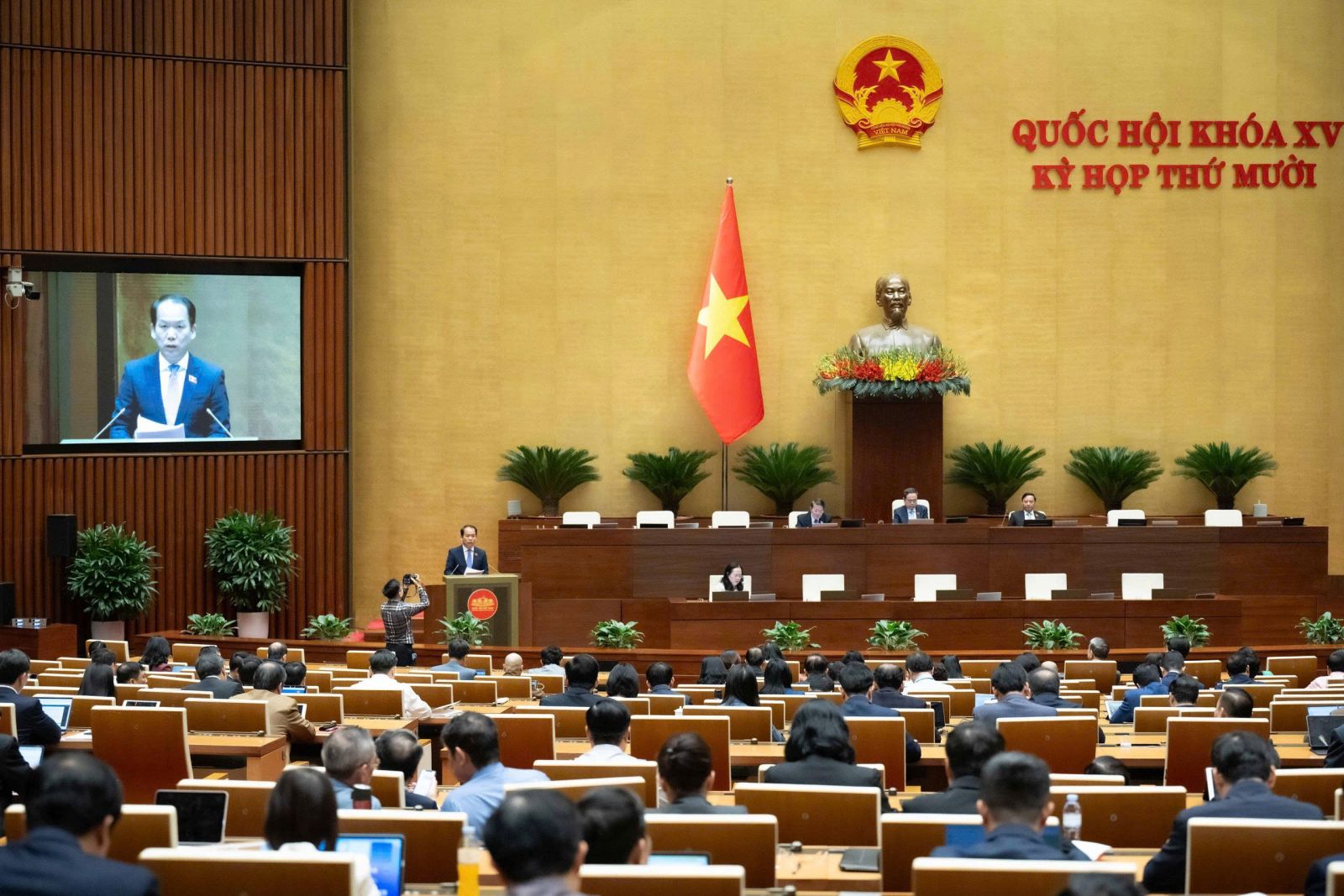Quốc hội thông qua Luật Dẫn độ