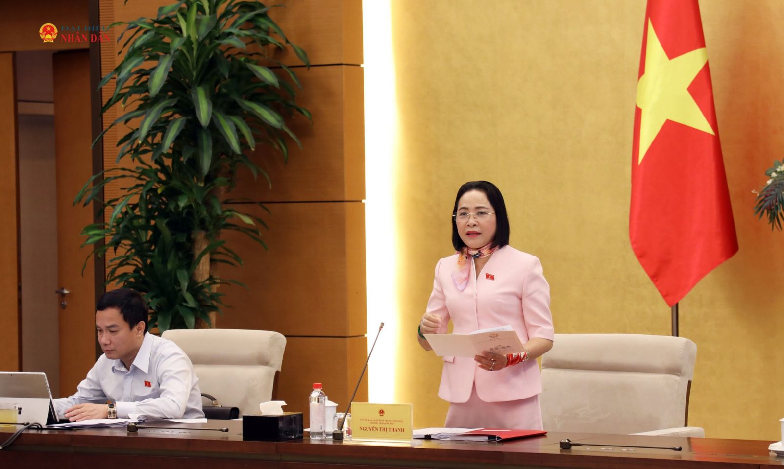 Phó Chủ tịch Quốc hội Nguyễn Thị Thanh dự phiên giải trình của Bộ trưởng Bộ Giáo dục và Đào tạo