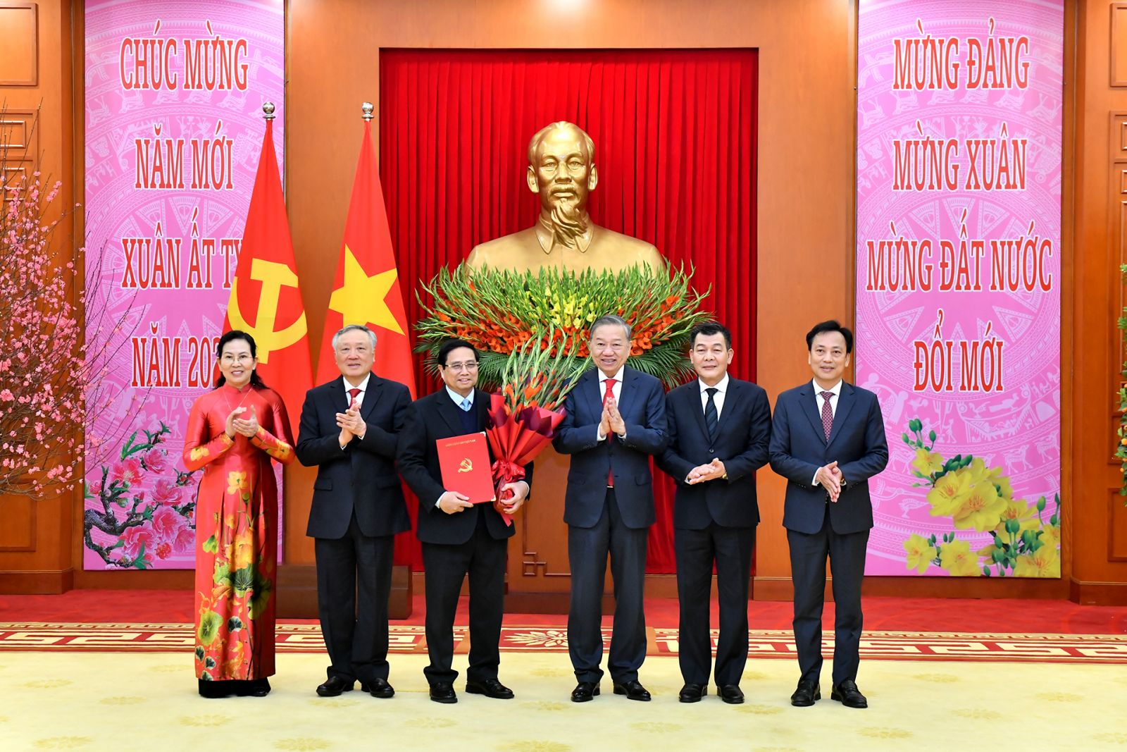 Bộ Chính trị chỉ định đồng chí Phạm Minh Chính giữ chức Bí thư Đảng ủy Chính phủ
