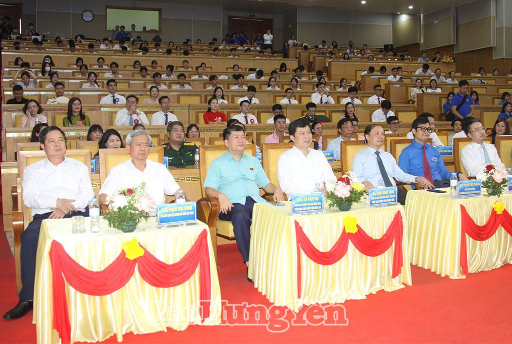 Lễ ra quân “Hành trình Thầy thuốc trẻ làm theo lời Bác, tình nguyện vì sức khỏe cộng đồng”