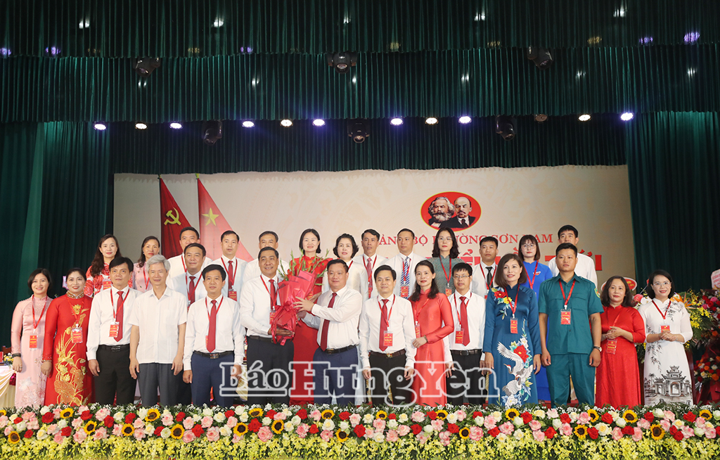 Chủ tịch UBND tỉnh Nguyễn Khắc Thận chỉ đạo phường Sơn Nam bắt tay ngay vào xây dựng chương trình hành động thực hiện Nghị quyết Đại hội đại biểu Đảng bộ nhiệm kỳ 2025 - 2030