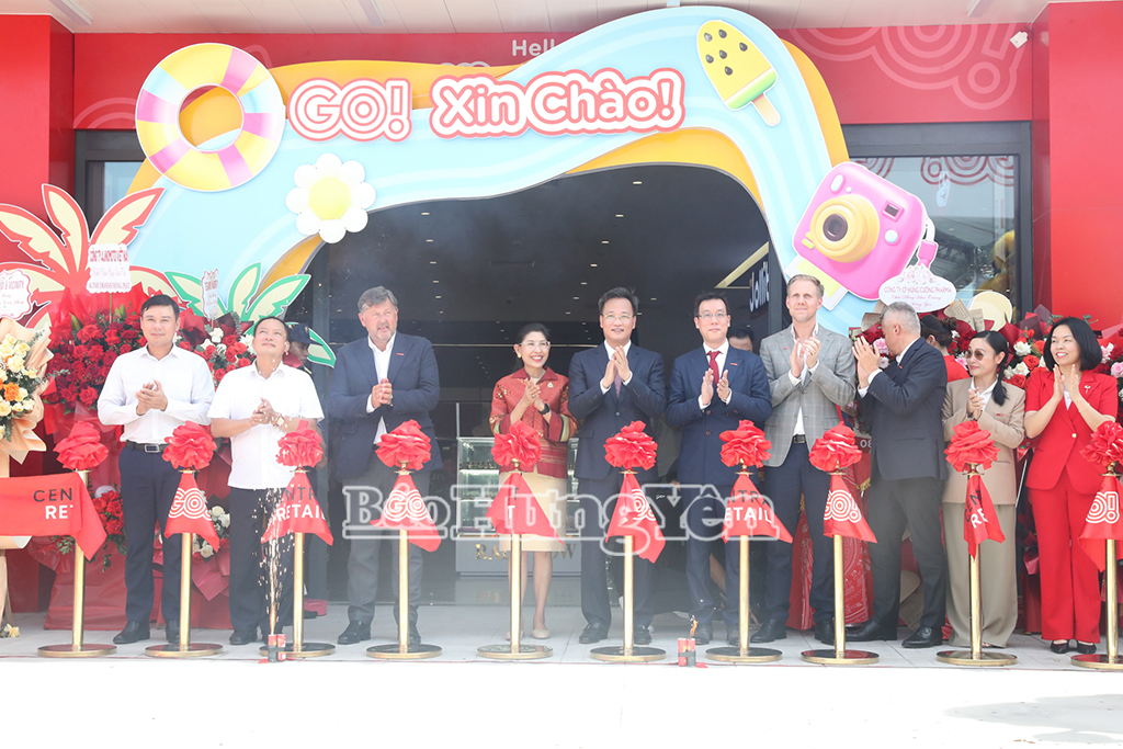 Đại sứ Thái Lan tại Việt Nam và đồng chí Bí thư Tỉnh ủy Nguyễn Hữu Nghĩa dự lễ khai trương siêu thị Go! Hưng Yên