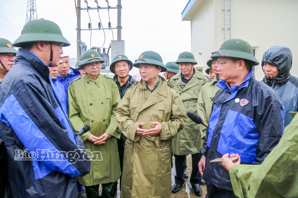 Phó Thủ tướng Chính phủ Trần Hồng Hà kiểm tra, chỉ đạo công tác phòng, chống bão số 3 tại tỉnh Hưng Yên