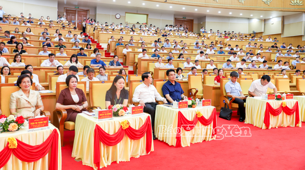 Hội nghị lần thứ 42 Ban chấp hành Đảng bộ tỉnh khóa XIX và hội nghị cán bộ chủ chốt tỉnh
