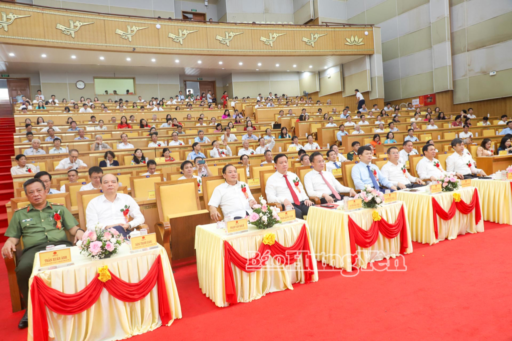 Kỷ niệm 80 năm Ngày truyền thống: Văn phòng UBND tỉnh; Sở Nội vụ, Sở Tài chính; Sở Tư pháp; Sở Xây dựng; Sở Văn hóa, Thể thao và Du lịch
