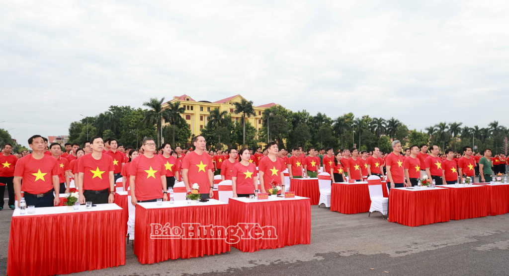 Cán bộ và Nhân dân Hưng Yên sôi nổi hưởng ứng Chương trình đi bộ “Cùng Việt Nam tiến bước” năm 2026