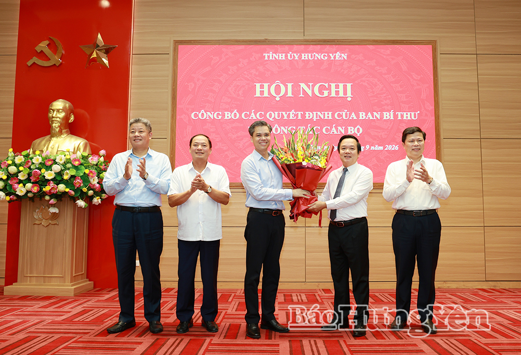 Công bố các quyết định của Ban Bí thư Trung ương Đảng về công tác cán bộ