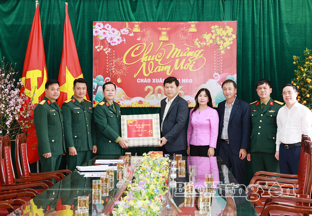 Đồng chí Phó Bí thư Thường trực Tỉnh uỷ, Chủ tịch Uỷ ban MTTQ Việt Nam tỉnh Trần Quốc Toản thăm, chúc Tết các đơn vị