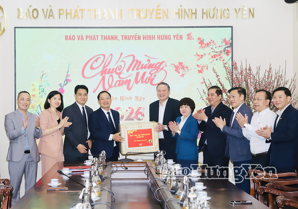 Chủ tịch HĐND tỉnh Trần Quốc Văn thăm, chúc tết một số cơ quan, đơn vị