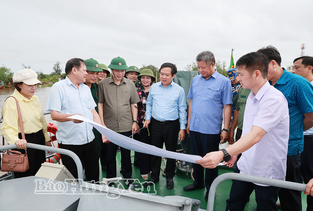 Khảo sát công tác phòng chống thiên tai dọc tuyến sông Hồng và định hướng phát triển kinh tế biển