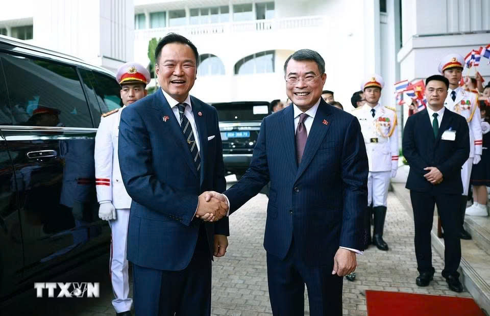 Thủ tướng Lê Minh Hưng chủ trì lễ đón chính thức Thủ tướng Thái Lan