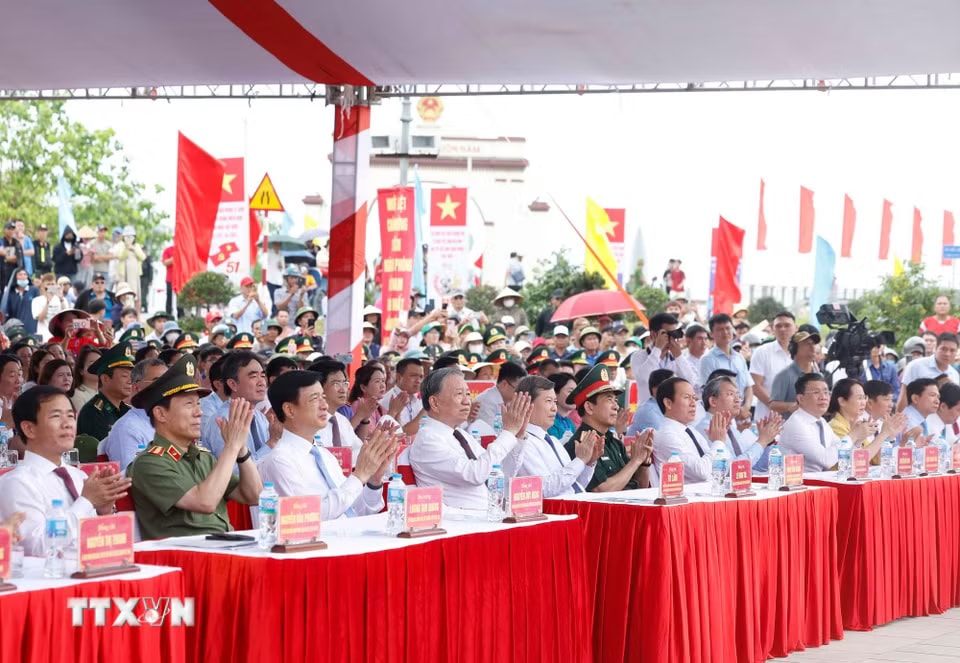 Tổng Bí thư, Chủ tịch nước Tô Lâm dự Lễ Thượng cờ 'Thống nhất non sông'