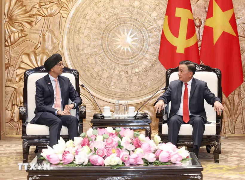 Thường trực Ban Bí thư Trần Cẩm Tú tiếp Đại sứ Singapore Rajpal Singh