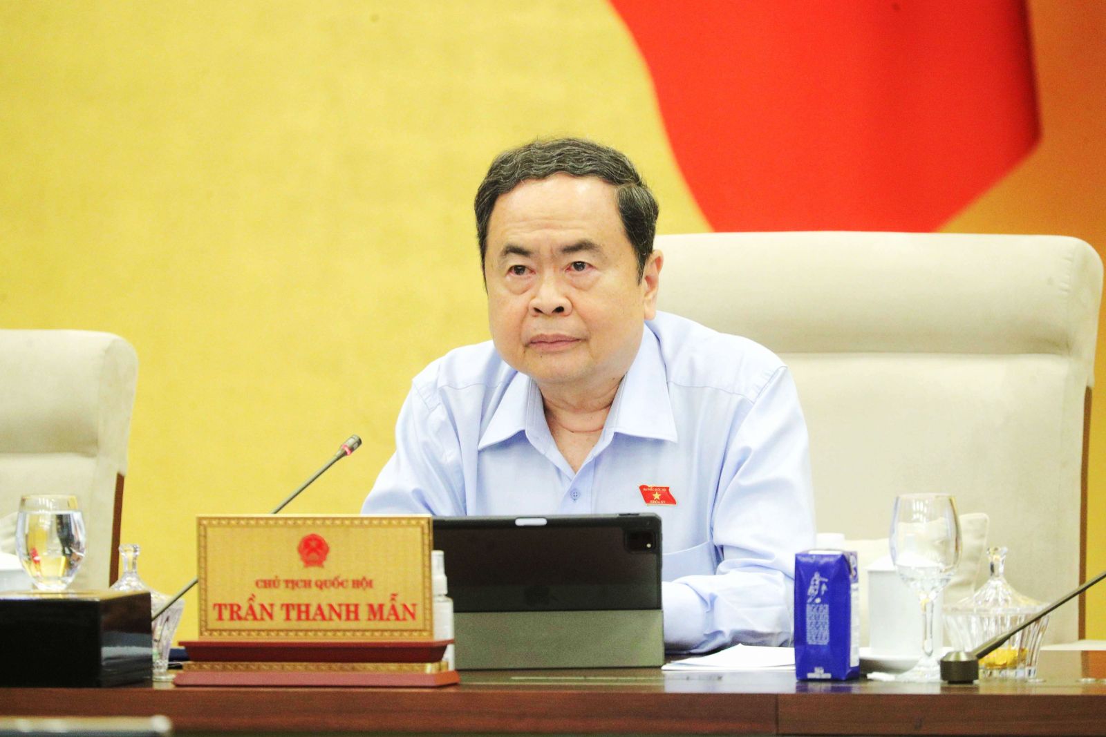 Lấy người dân và doanh nghiệp làm trung tâm, đẩy mạnh cải cách thủ tục hành chính