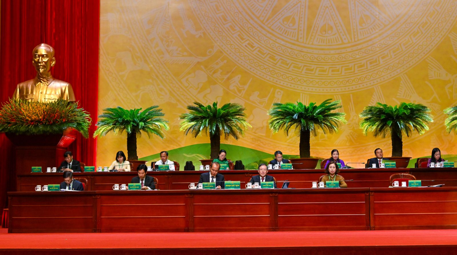 Đại hội toàn quốc Hội Nông dân Việt Nam lần thứ IX khai mạc ngày làm việc đầu tiên